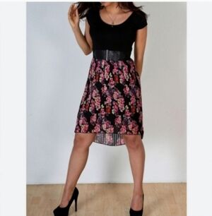 NWT XHILIRATIN LARGE FLORAL DRESS